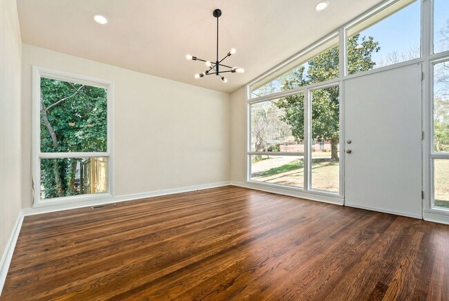 Photo - 720 Harper Ave