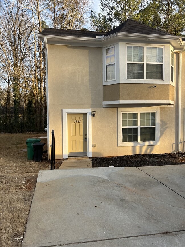 Building Photo - 2942 Fields Dr