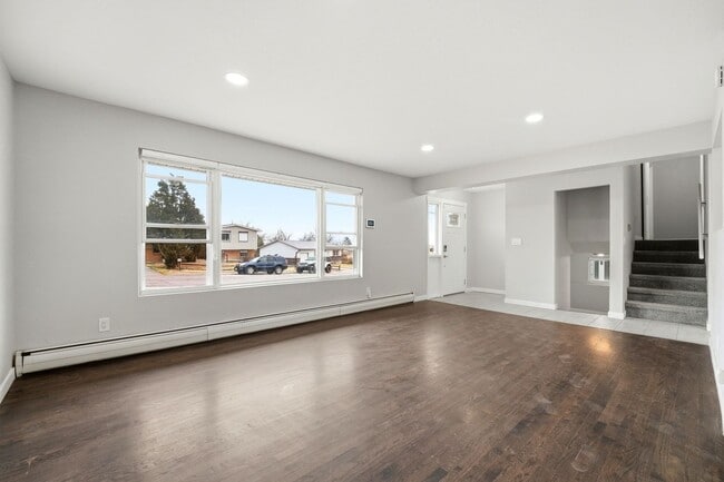 Photo - 54 Minden Cir