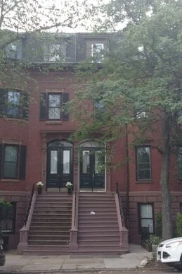 Photo - 821 E Broadway