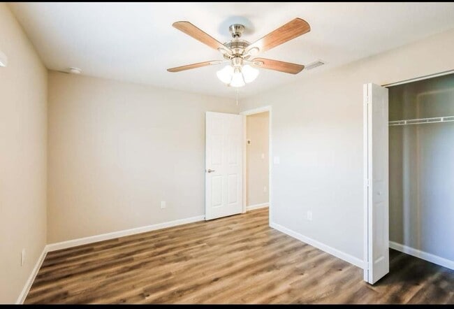 Photo - 1701 SW Airoso Blvd