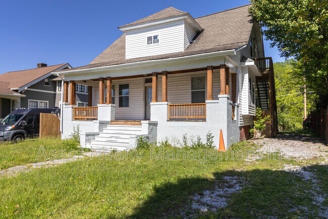 Photo - 3043 E 5th Ave