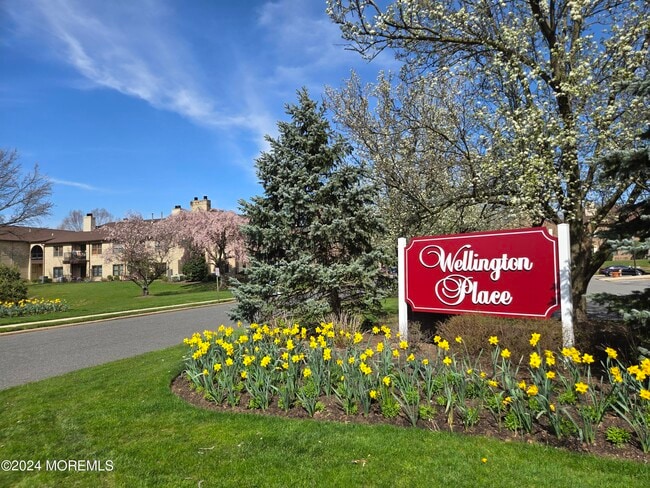 Photo - 912 Wellington Pl