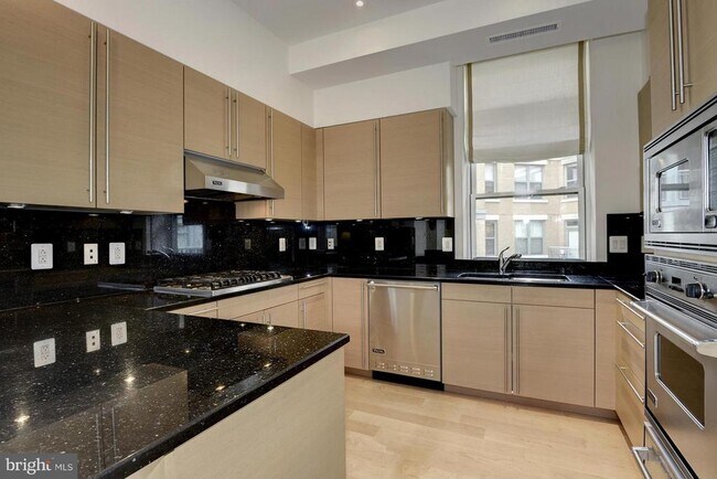 Photo - 2425 L St NW Unidad 415