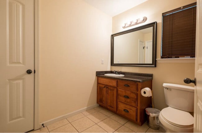 Photo - 717 E Force St