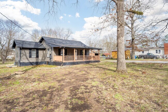 Photo - 8229 Patterson Rd