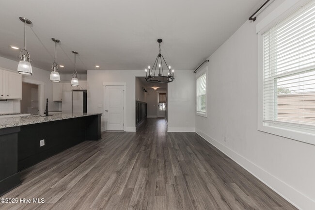Photo - 221 Salt Mdw Ln