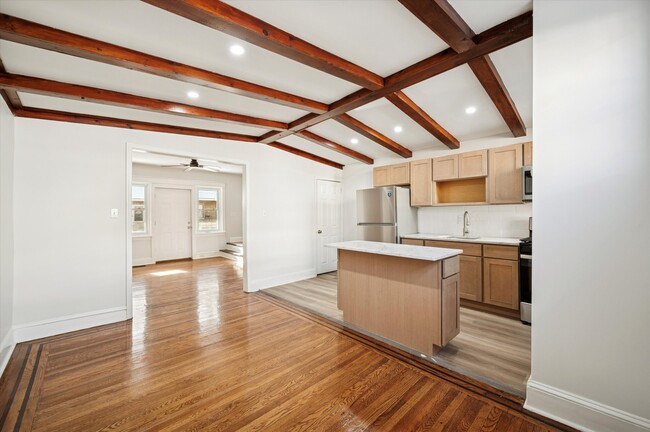 Photo - 5557 Matthews St