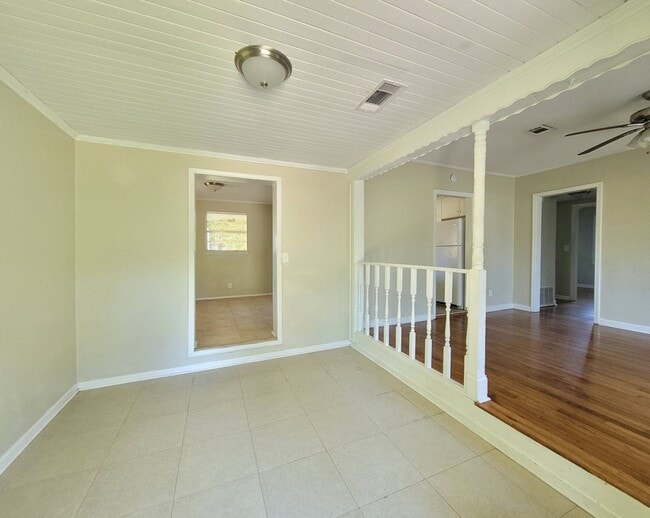 Photo - 15 Audusson Ave