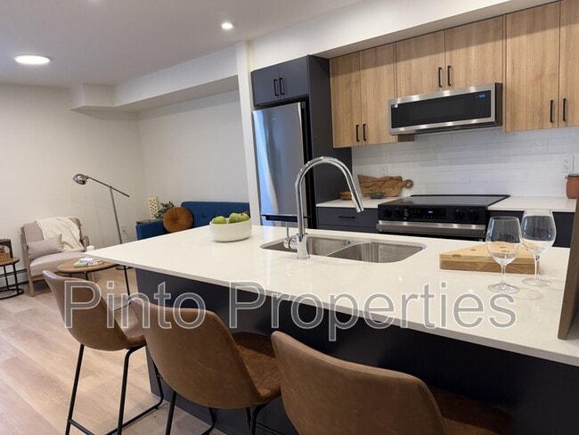 Photo - 8615-8108 108 St NW