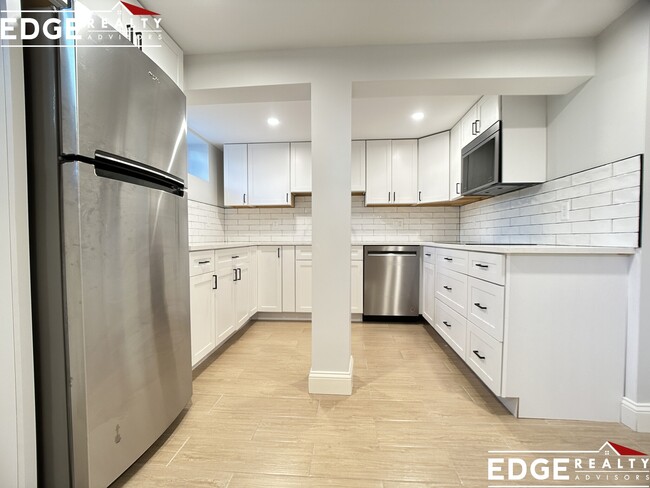 Building Photo - 10 Trapelo St Unit 2