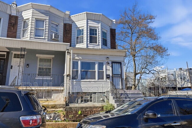 Photo - 1916 S Salford St