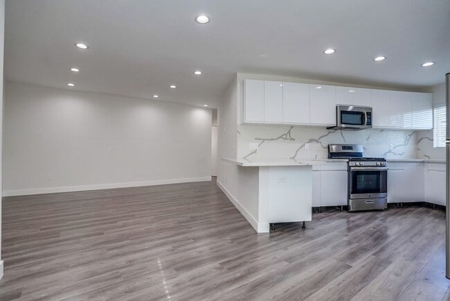 Photo - 715 N Marlborough Ave Unit 07