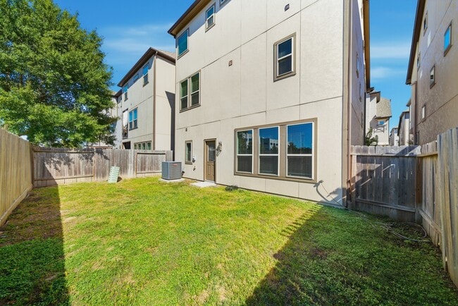 Photo - 4011 Centre Glen Dr