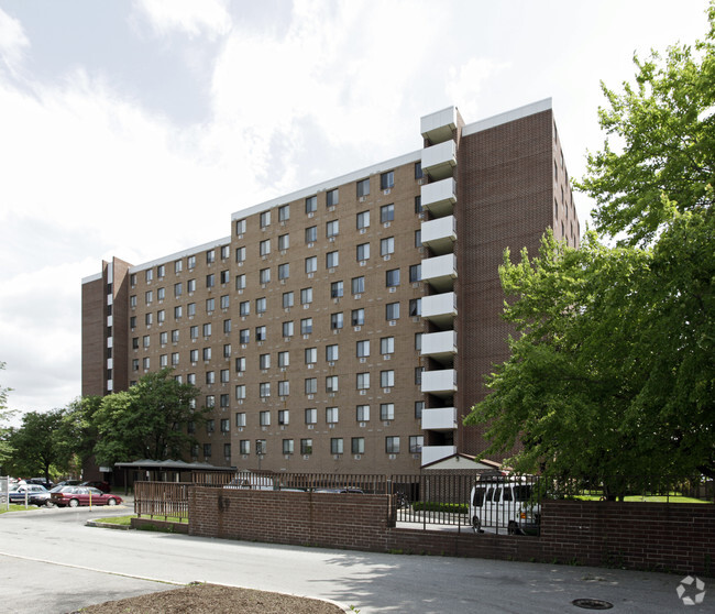 Building Photo - York Towne House