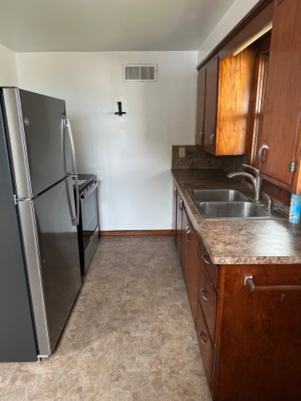 Photo - 745 Naylor Ave