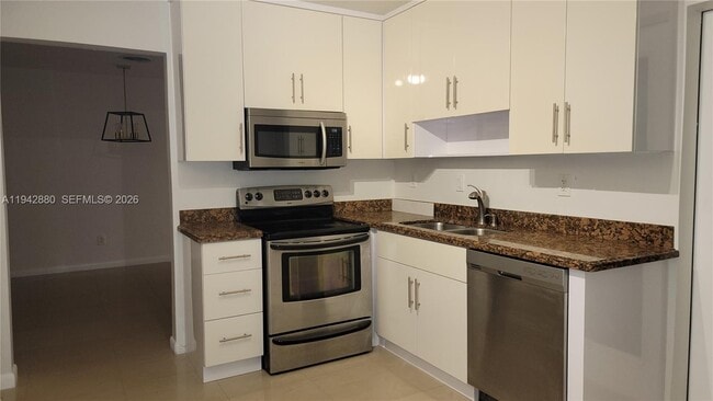 Building Photo - 670 NE 179th Terrace