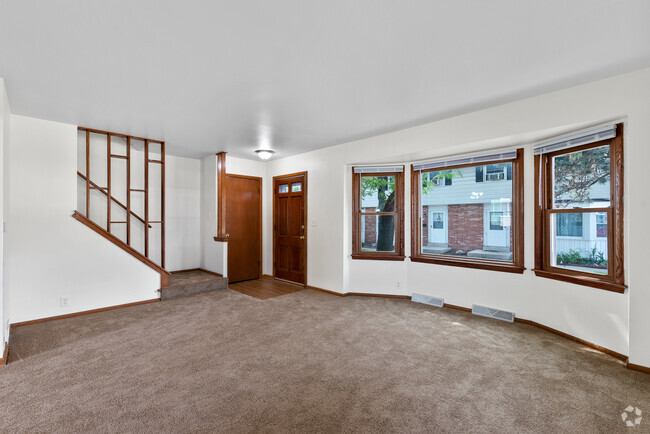Building Photo - 5529 S Illinois Ave Rental