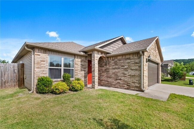Photo - 927 E Swift Dr