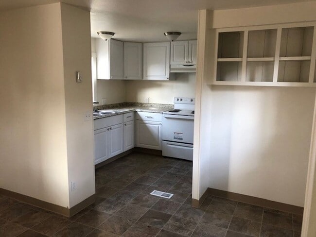 Photo - Newly remodeled  mobile home in 55 and ove...