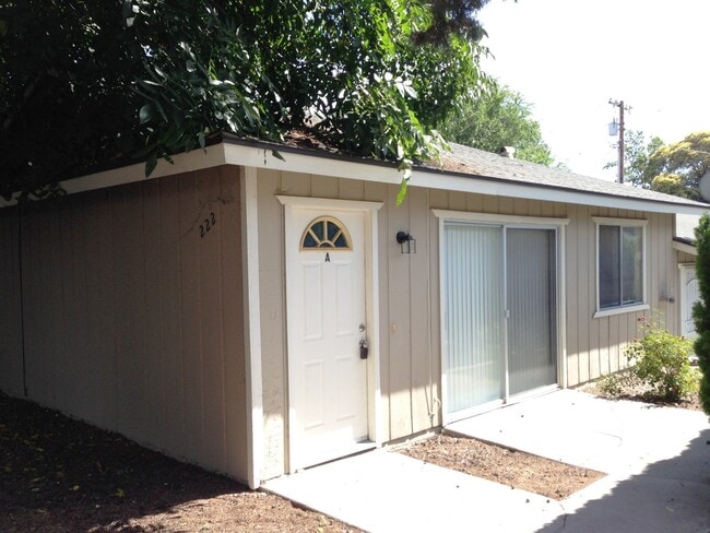 Building Photo - VINE STREET-222 Unit Apt. A