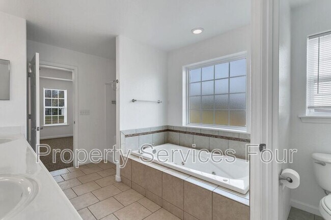 235 Moyock Landing Dr
