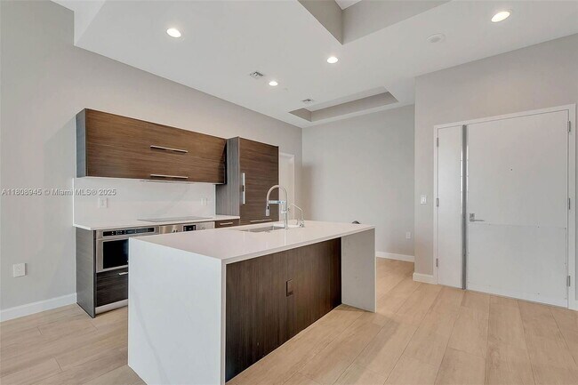 Photo - 45 SW 9th St Unit 4509