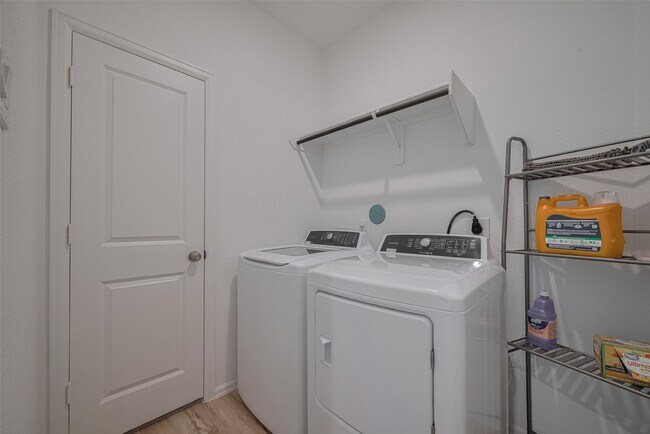 Photo - 5703 Knox Lndg Dr