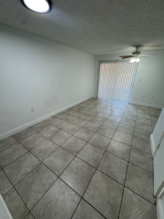 Photo - 1197 Bentley Rd Unit 3