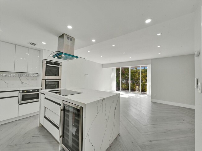 Photo - 3744 NE 167th St