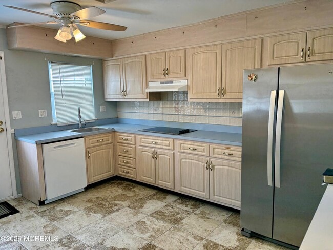 Photo - 802B Balmoral Ct