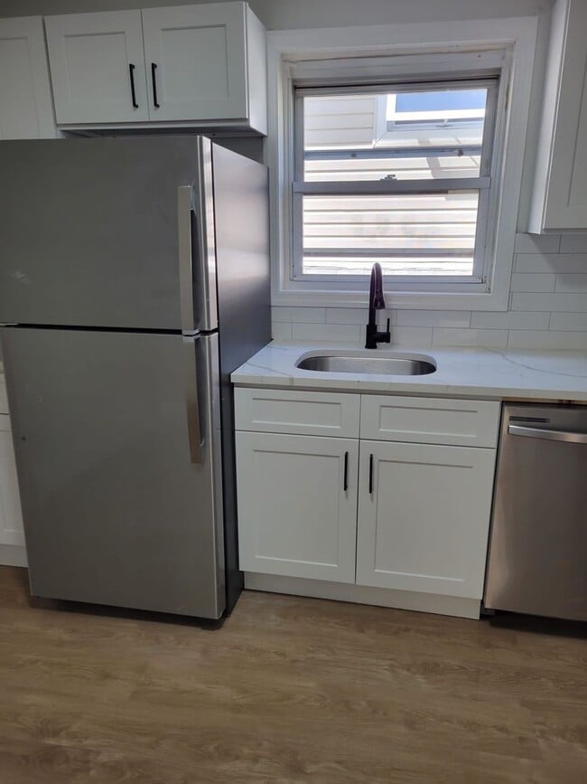 102 Evergreen St Unit 2R