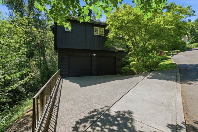 Photo - 227 NW Seblar Dr
