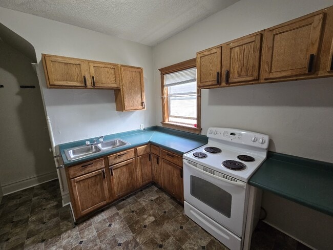 Building Photo - 215 17th St NE Rental