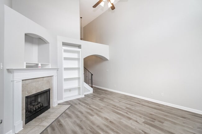 Photo - 1457 Sawmill Creek Ln