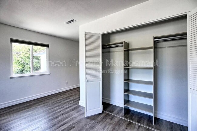 Photo - 2585 Warbler Ave