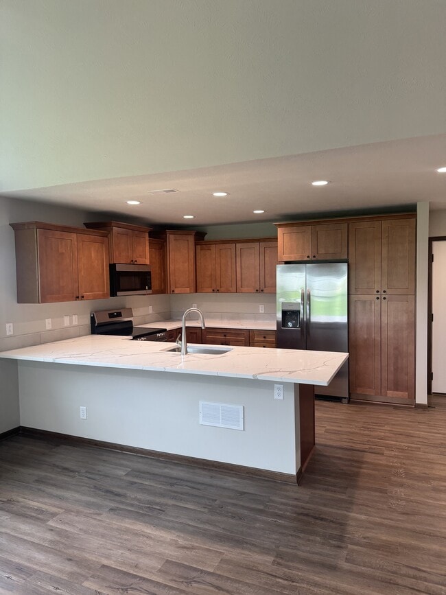 Photo - 204 W Ida Ln