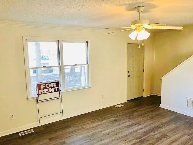 Photo - 217 Wynn Way