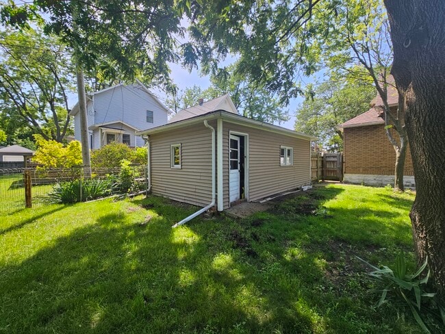 Photo - 1202 Market St