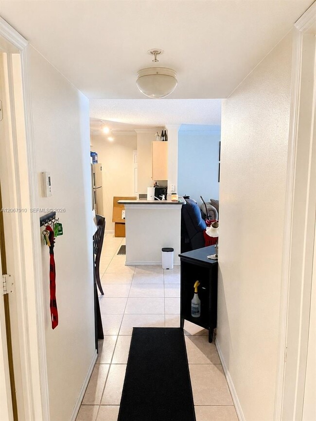 Photo - 2457 Centergate Dr Unidad 203