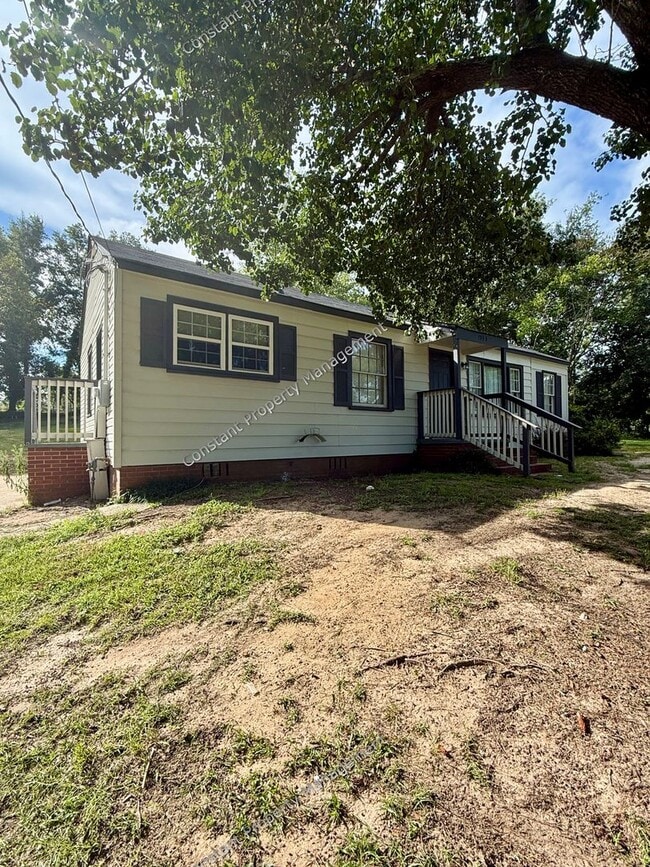 Photo - Elegant Engle