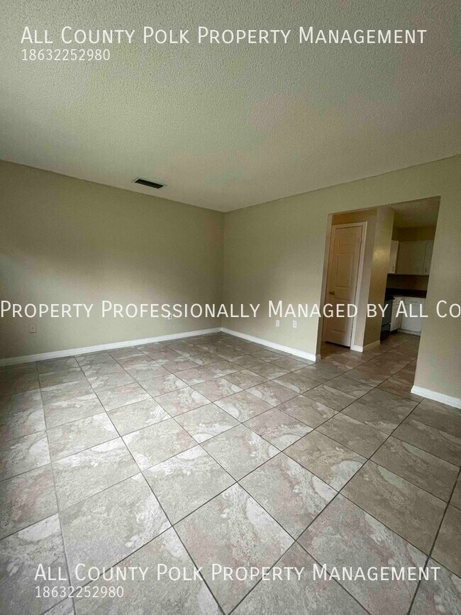 Photo - Great 2 Bedroom Duplex in North Lakeland!
