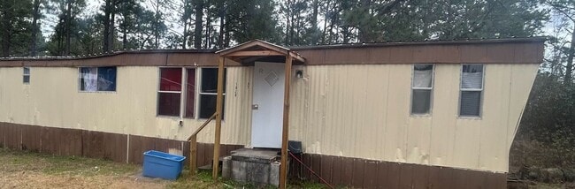 Building Photo - Section 8 Vouchers Apply Now! Rent this 2 Bedroom Home in Graniteville!