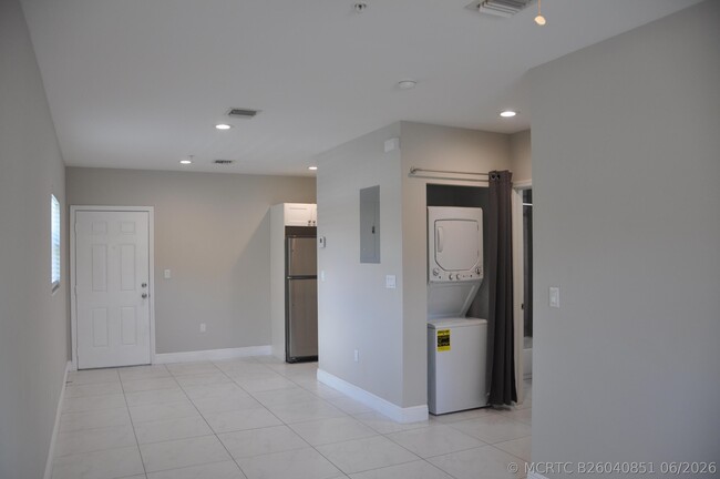 1216 NW 6th Ct Unit 2