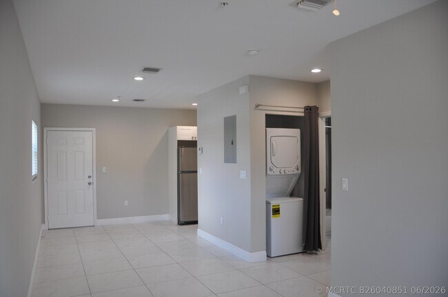Photo - 1216 NW 6th Ct Unit #2