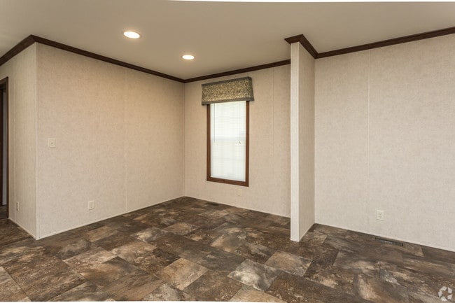 Photo - Colonial Heights