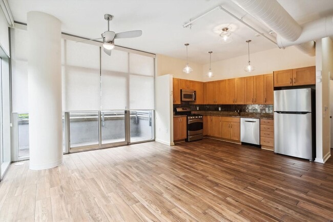Photo - 811 4th St NW