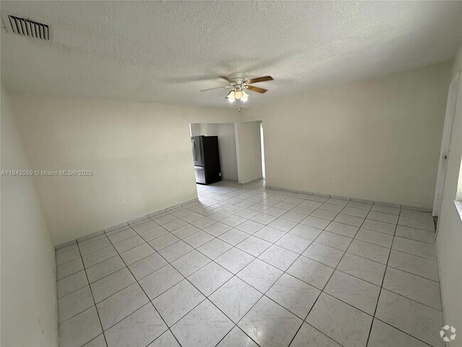 Building Photo - 2146 NW 18th Terrace Unit A Rental