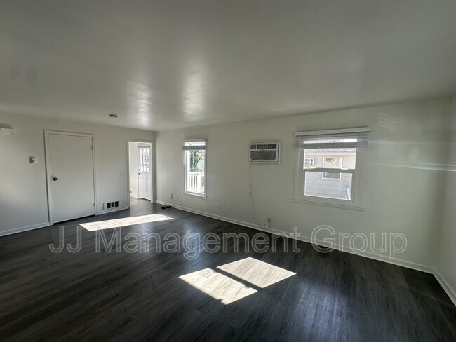 Photo - 1225 2nd St Unidad Webster Apartments