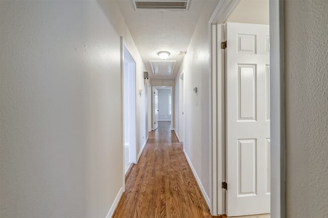 Building Photo - 3419 Norris Dr